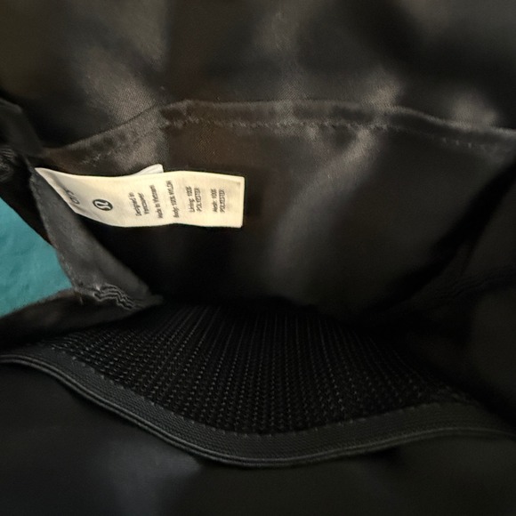 Lululemon Everywhere Belt Bag Crossbody‎ Nylon Black Adjustable Strap - Picture 5 of 15